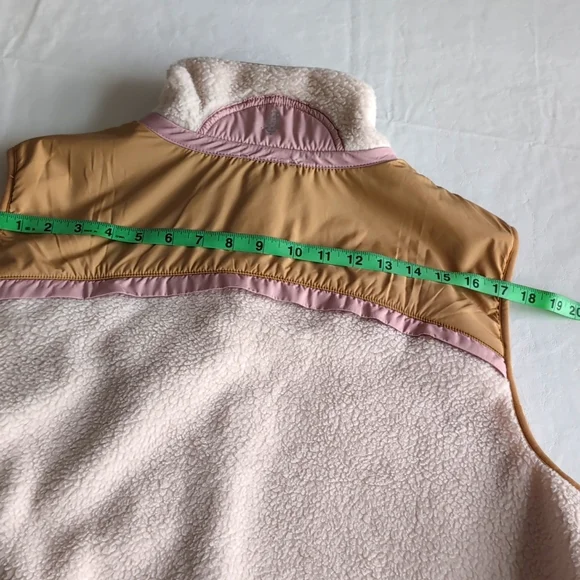 FP Movement by Free People Hit the Slopes Cropped Zip Up Vest Pink Tan Ivory XL - Picture 7 of 10